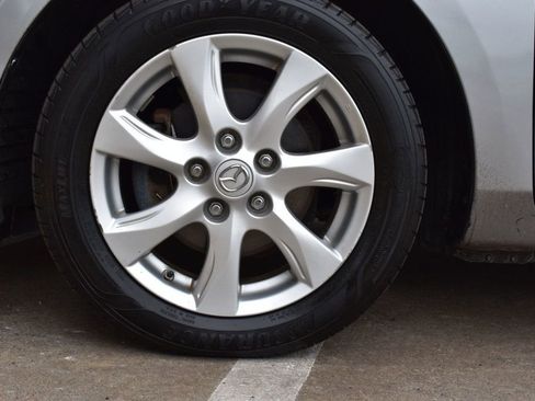 Used 2011 MAZDA MAZDA3 i Touring image 11