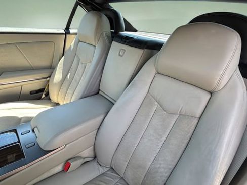 Used 2006 Cadillac XLR V RWD image 20