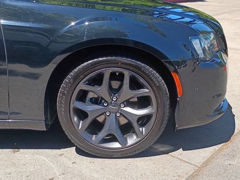 Used 2023 Chrysler 300 S RWD image 2