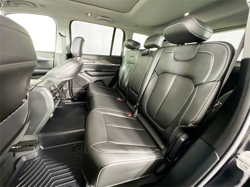 Used 2023 Jeep Grand Cherokee 4WD 4xe image 24