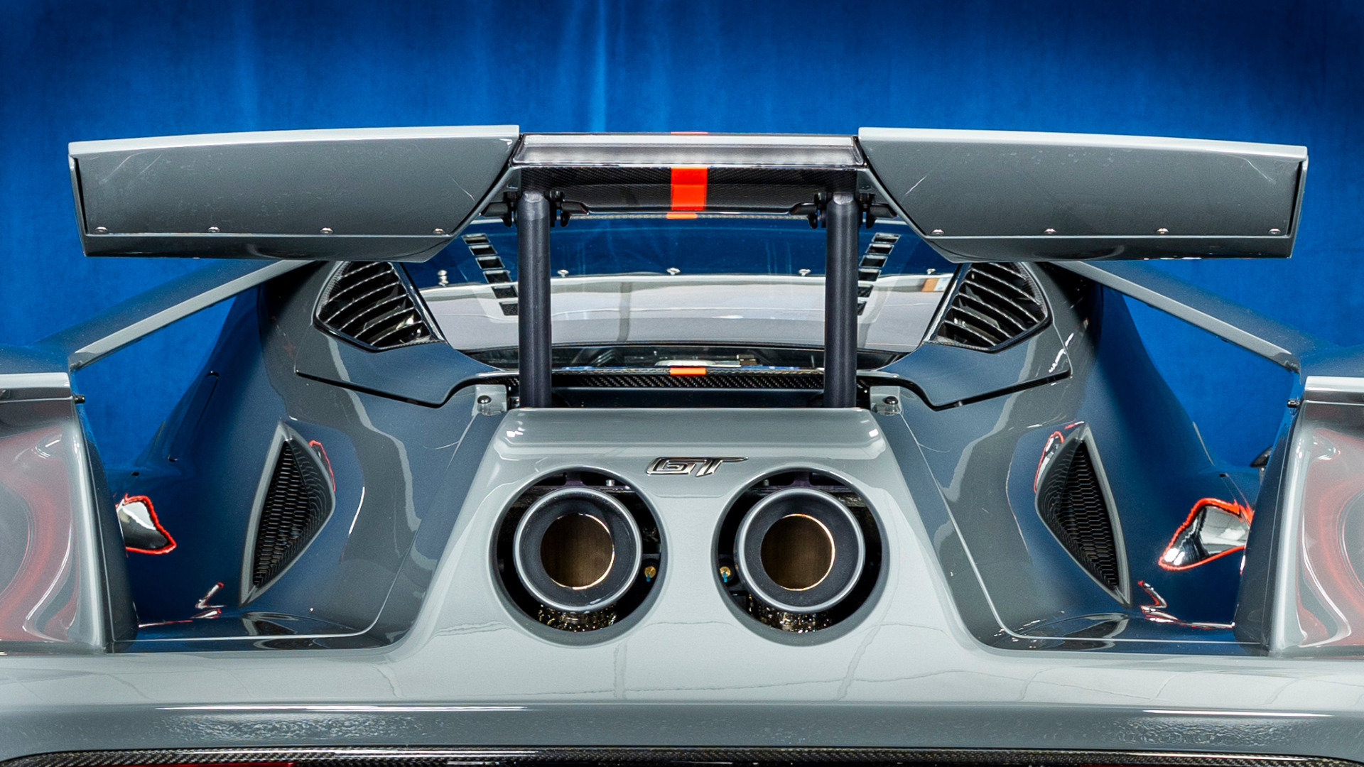 Used 2020 Ford GT Carbon Series RWD image 10
