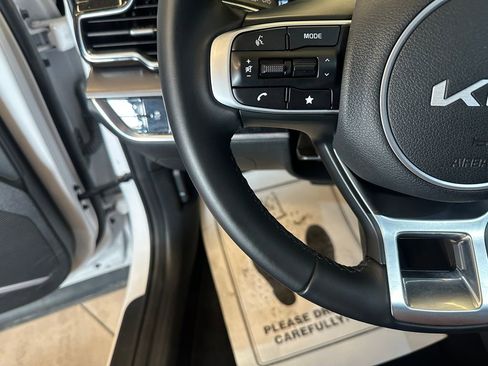 Used 2025 Kia Sportage SX FWD image 11