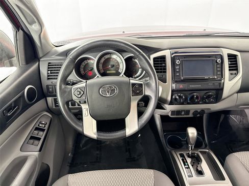 Used 2015 Toyota Tacoma PreRunner image 36