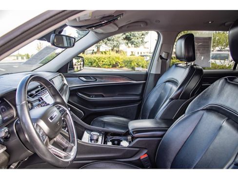 Used 2021 Jeep Grand Cherokee L Limited AWD/4WD image 29
