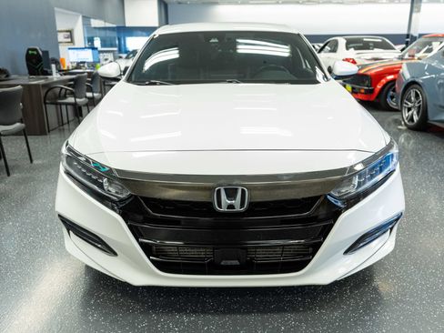 Used 2018 Honda Accord Sport image 2