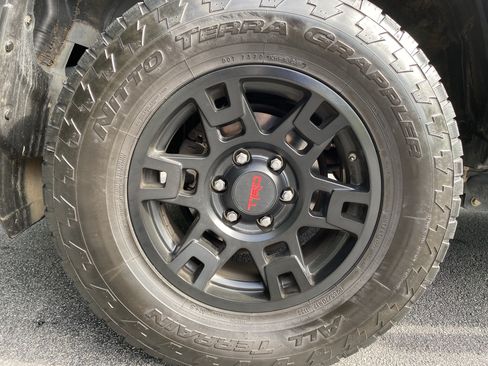 Used 2020 Toyota 4Runner TRD Off-Road Premium w/ Moonroof Package AWD/4WD image 42
