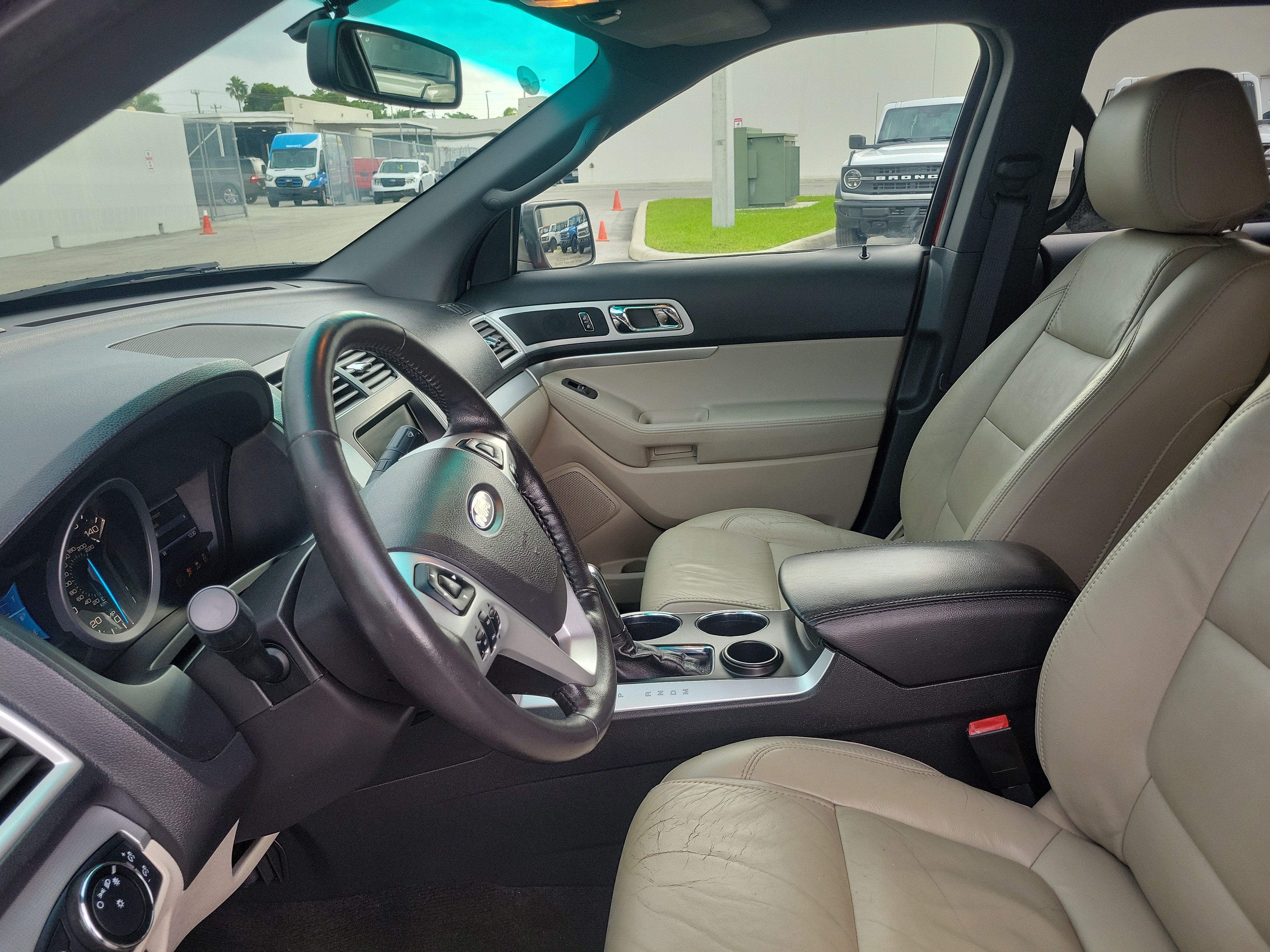 Used 2014 Ford Explorer XLT w/ Equipment Group 202A FWD image 21