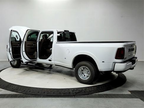 New 2026 RAM 3500 Longhorn image 13