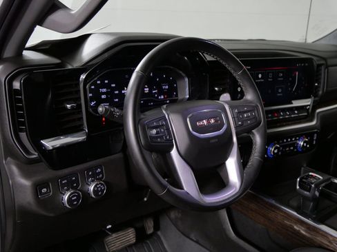 Used 2025 GMC Sierra 1500 Elevation w/ Elevation Premium Package AWD/4WD image 14