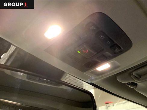 Certified 2020 Toyota Camry SE image 33