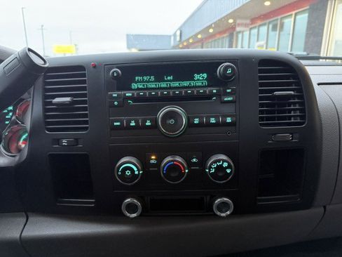 Used 2010 Chevrolet Silverado 2500 W/T image 23