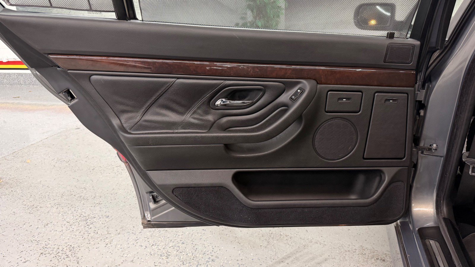 Used 2001 BMW 740iL RWD image 22