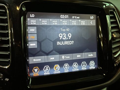 Certified 2021 Jeep Compass Limited image 17