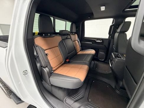 Certified 2025 Chevrolet Silverado 2500 High Country w/ Technology Package AWD/4WD image 29