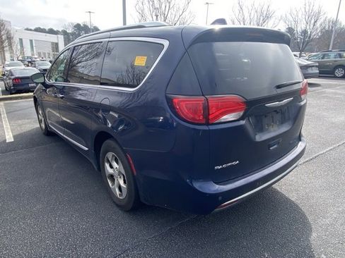 Used 2017 Chrysler Pacifica Touring-L Plus image 3