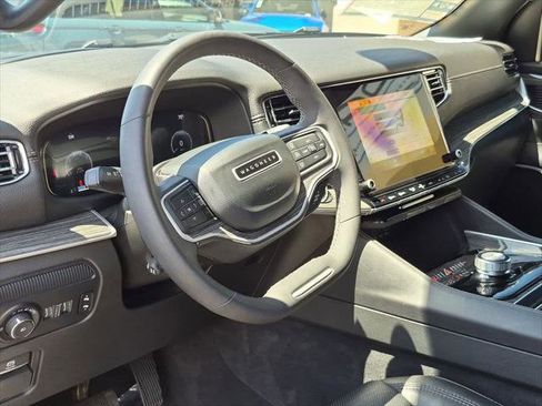 Certified 2022 Jeep Wagoneer Series III w/ Flexible Seating Group RWD image 12
