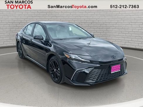 Used 2026 Toyota Camry SE w/ Convenience Package FWD image 3