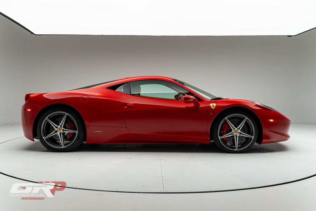 Used 2013 Ferrari 458 Italia Coupe RWD image 2