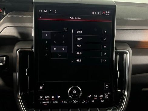 Used 2025 GMC Yukon XL Denali image 18