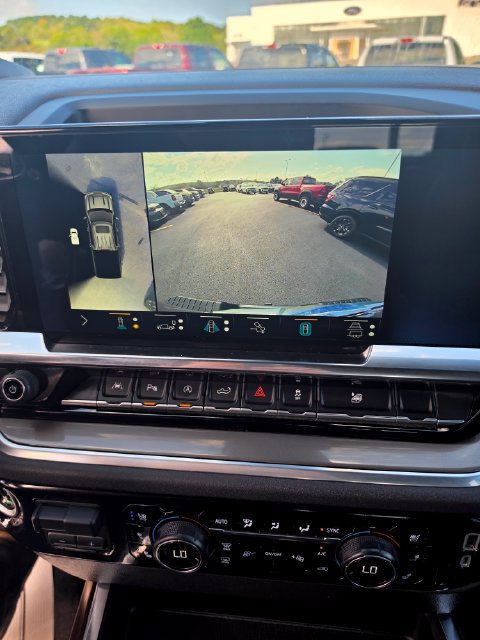 Used 2022 Chevrolet Silverado 1500 High Country w/ Technology Package AWD/4WD image 18