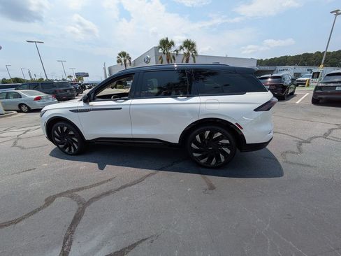 Used 2025 Lincoln Nautilus Reserve w/ Jet Appearance Package AWD/4WD image 8