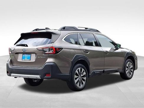 Used 2023 Subaru Outback Limited AWD/4WD image 6