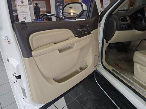 Used 2013 GMC Yukon Denali AWD/4WD image 7