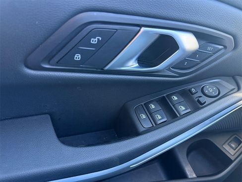 Used 2025 BMW 330i xDrive Sedan w/ Convenience Package image 28
