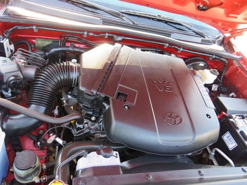 Used 2015 Toyota Tacoma 4x4 Double Cab w/ TRD Sport Package image 30