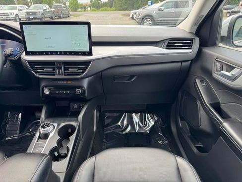 Used 2025 Ford Escape Platinum AWD/4WD image 16