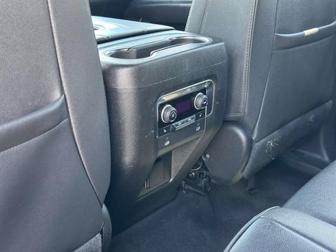 Used 2022 Chevrolet Tahoe Z71 w/ Luxury Package AWD/4WD image 10