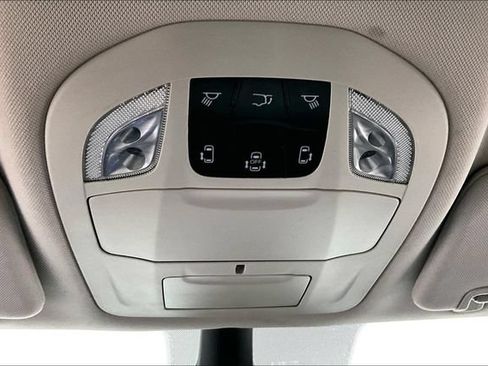 Used 2023 Chrysler Pacifica Touring-L AWD/4WD image 45