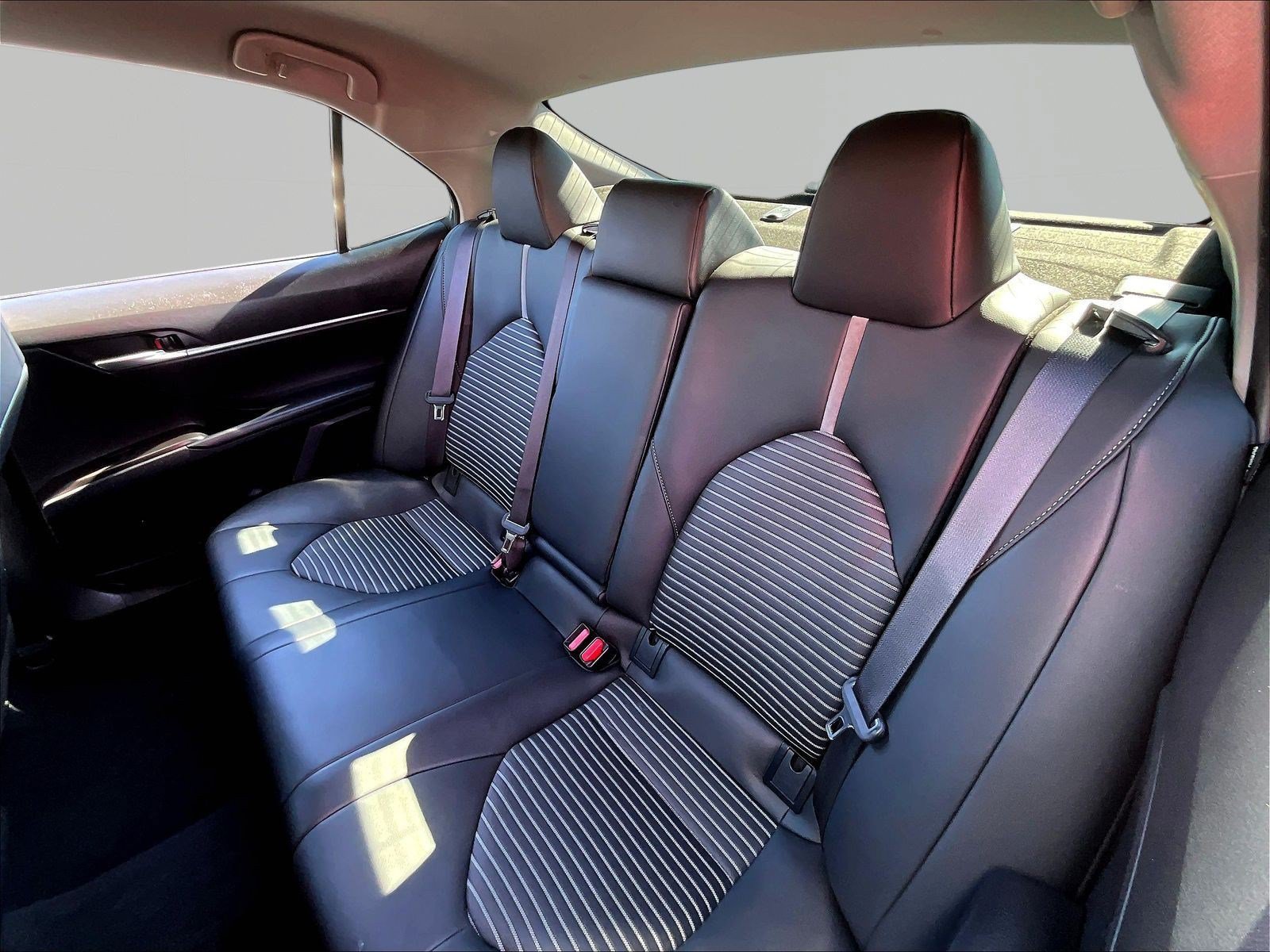 Used 2023 Toyota Camry SE FWD image 21