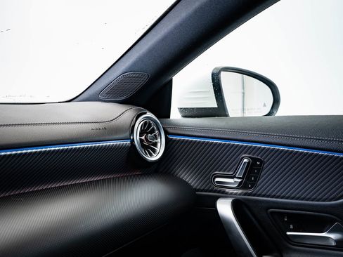 Certified 2025 Mercedes-Benz CLA 250 4MATIC image 32