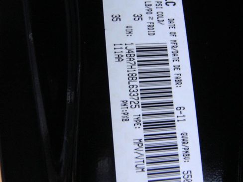 Used 2011 Jeep Wrangler Unlimited 70th Anniversary w/ Connectivity Group image 18