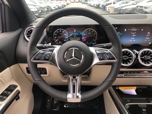 New 2025 Mercedes-Benz GLA 250 GLA 250 image 18