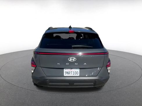 Used 2025 Hyundai Kona SEL image 11