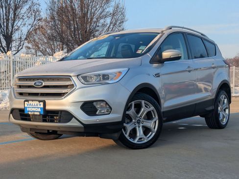 Used 2019 Ford Escape Titanium AWD/4WD image 2