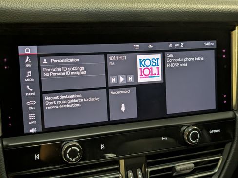 Certified 2022 Porsche Macan S AWD/4WD image 33