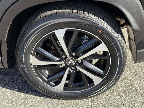 Certified 2024 Toyota Corolla Cross XSE image 31