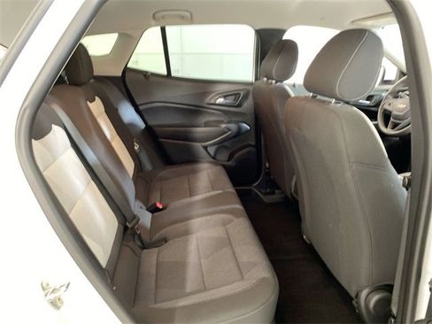 Used 2024 Chevrolet Trax LS w/ LS Convenience Package image 31