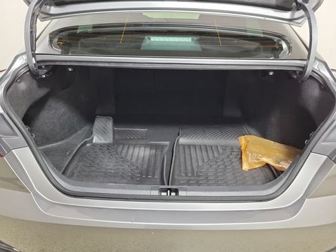 Used 2025 Toyota Camry SE FWD image 10
