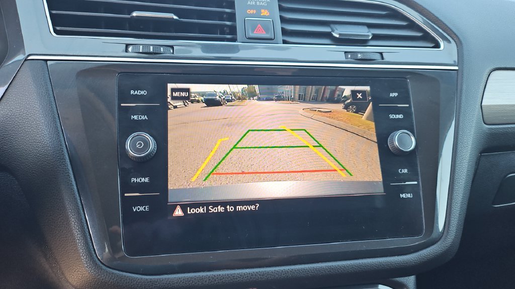 Used 2018 Volkswagen Tiguan SE FWD image 14