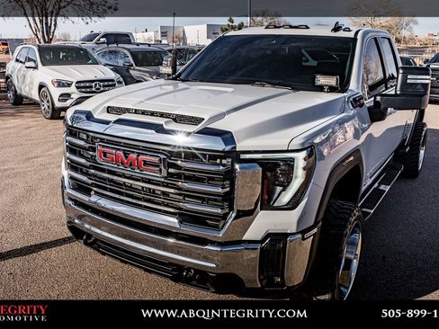 Used 2025 GMC Sierra 2500 SLE w/ SLE Value Package; image 10