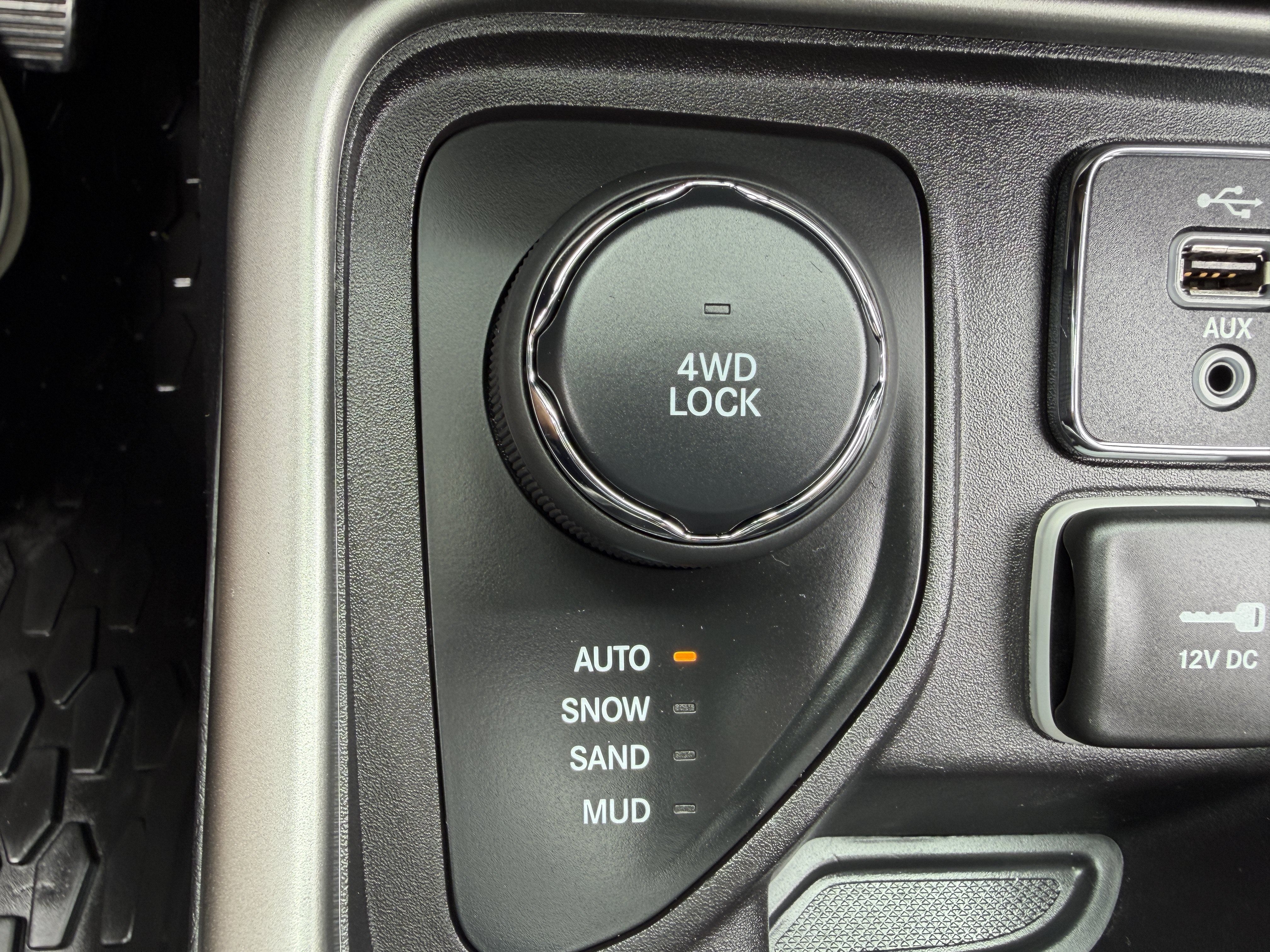 Used 2019 Jeep Compass Latitude w/ Popular Equipment Group AWD/4WD image 37
