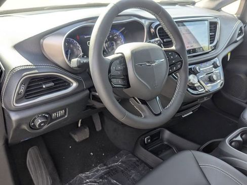 New 2026 Chrysler Pacifica Select w/ S Appearance Package image 9