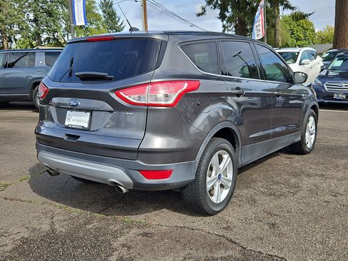 Used 2015 Ford Escape SE image 5