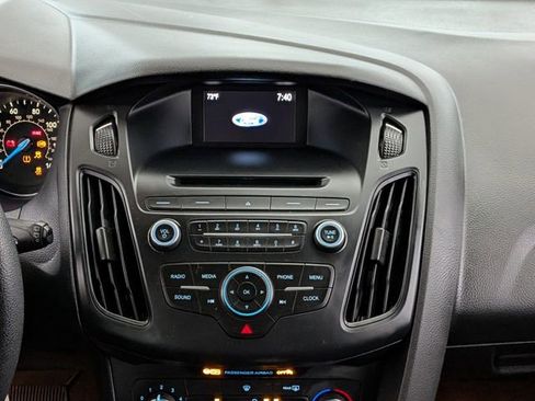 Used 2016 Ford Focus SE FWD image 22