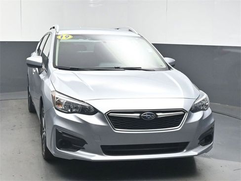 Used 2019 Subaru Impreza 2.0i Premium image 3
