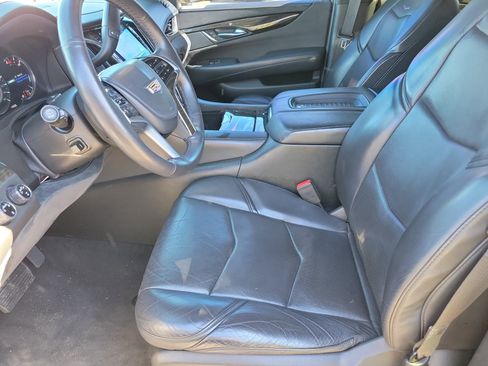 Used 2018 Cadillac Escalade ESV Platinum image 3